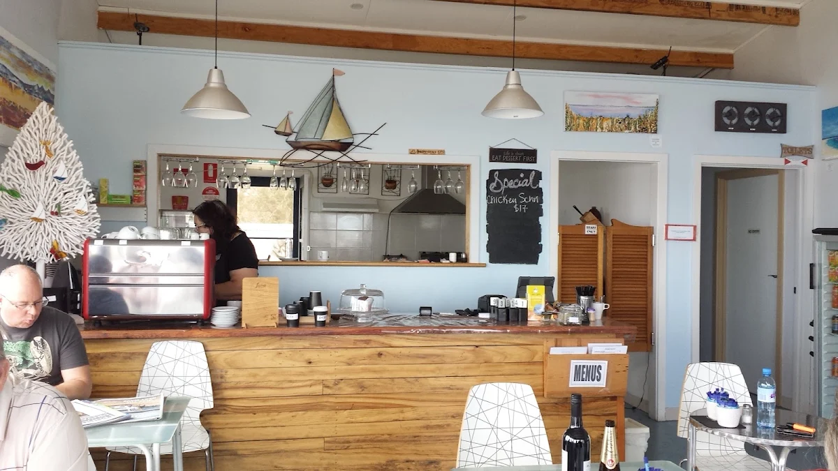 Vibe, The Deck cafe on the wharf