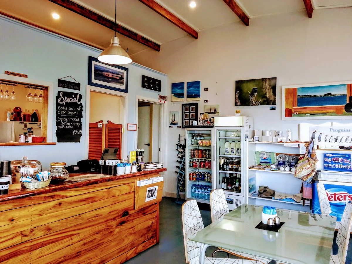Vibe, The Deck cafe on the wharf