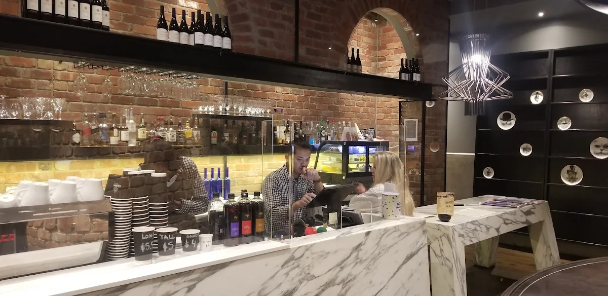Vibe, Dee Casa - Restaurant & Bar
