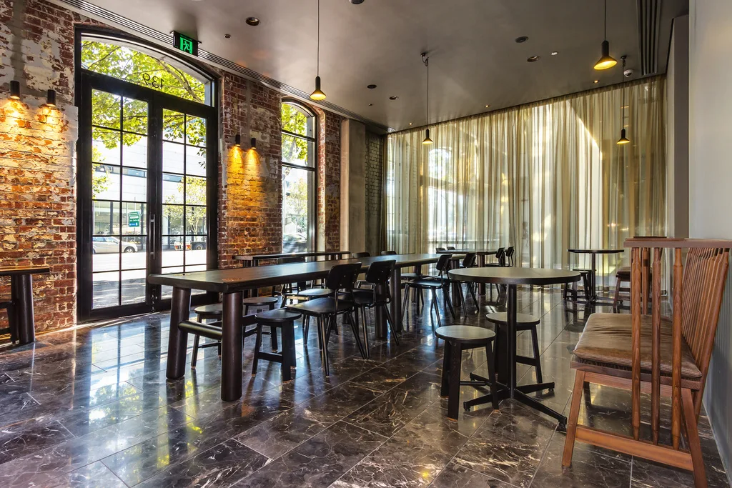 Vibe, Dee Casa - Restaurant & Bar