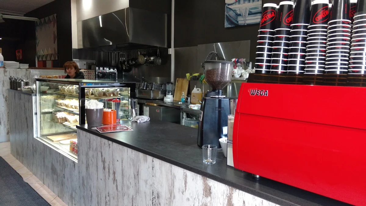 Vibe, Sam's Gourmet Cafe