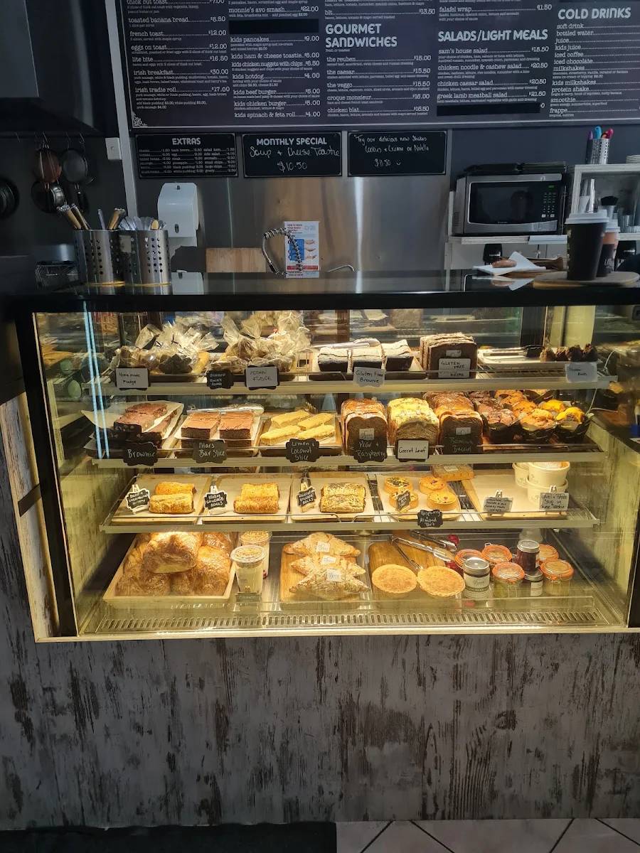 Vibe, Sam's Gourmet Cafe