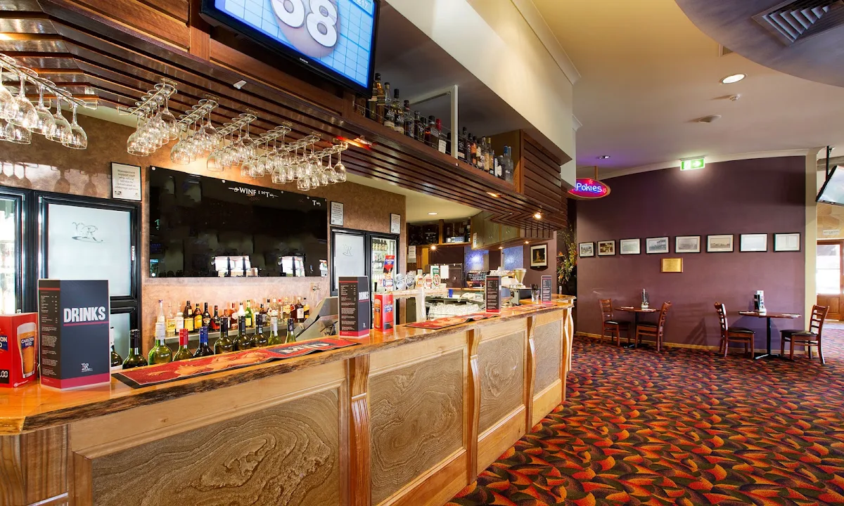 Vibe, Russell Tavern