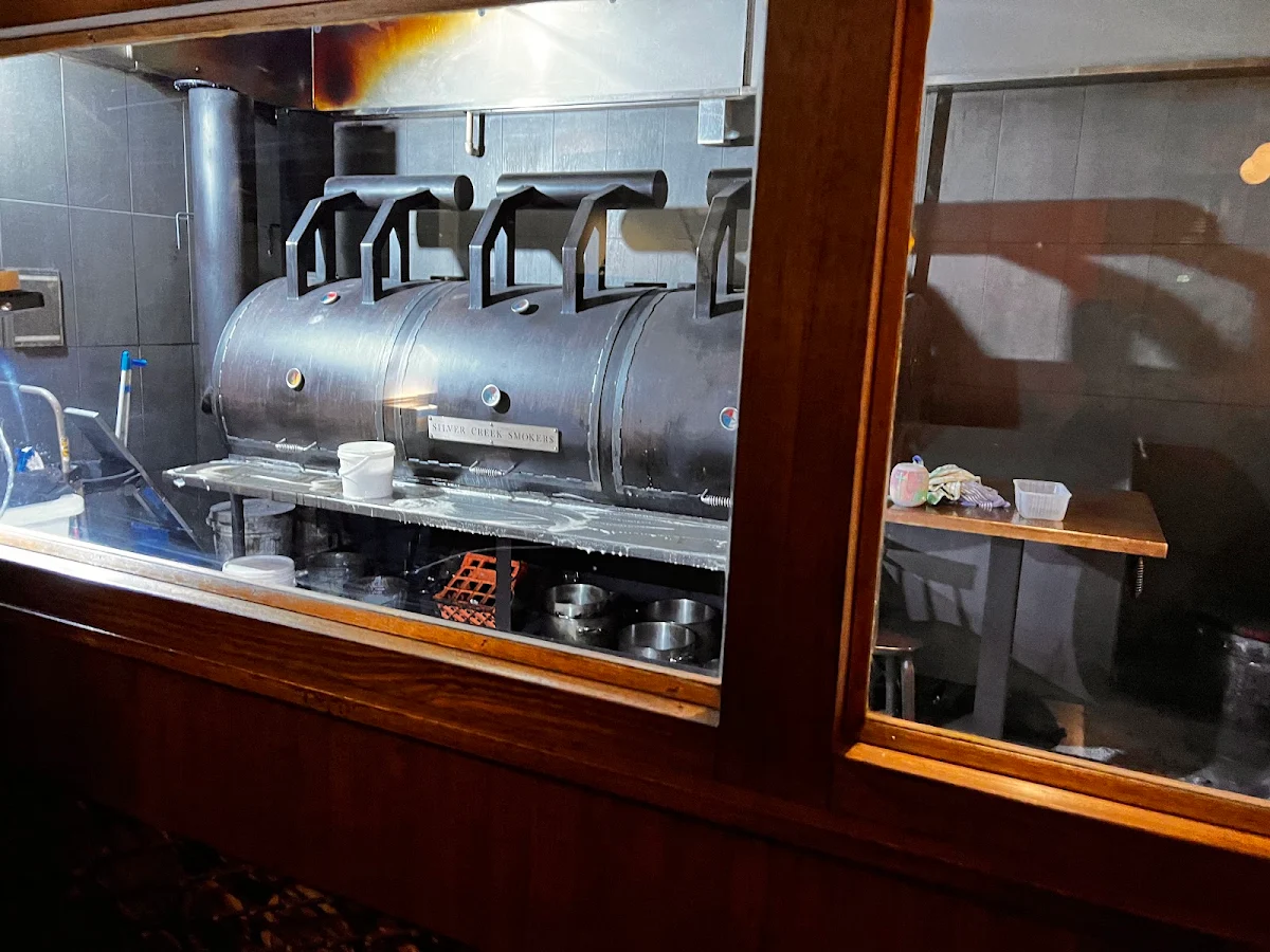 Vibe, Fancy Hank's Barbecue Restaurant