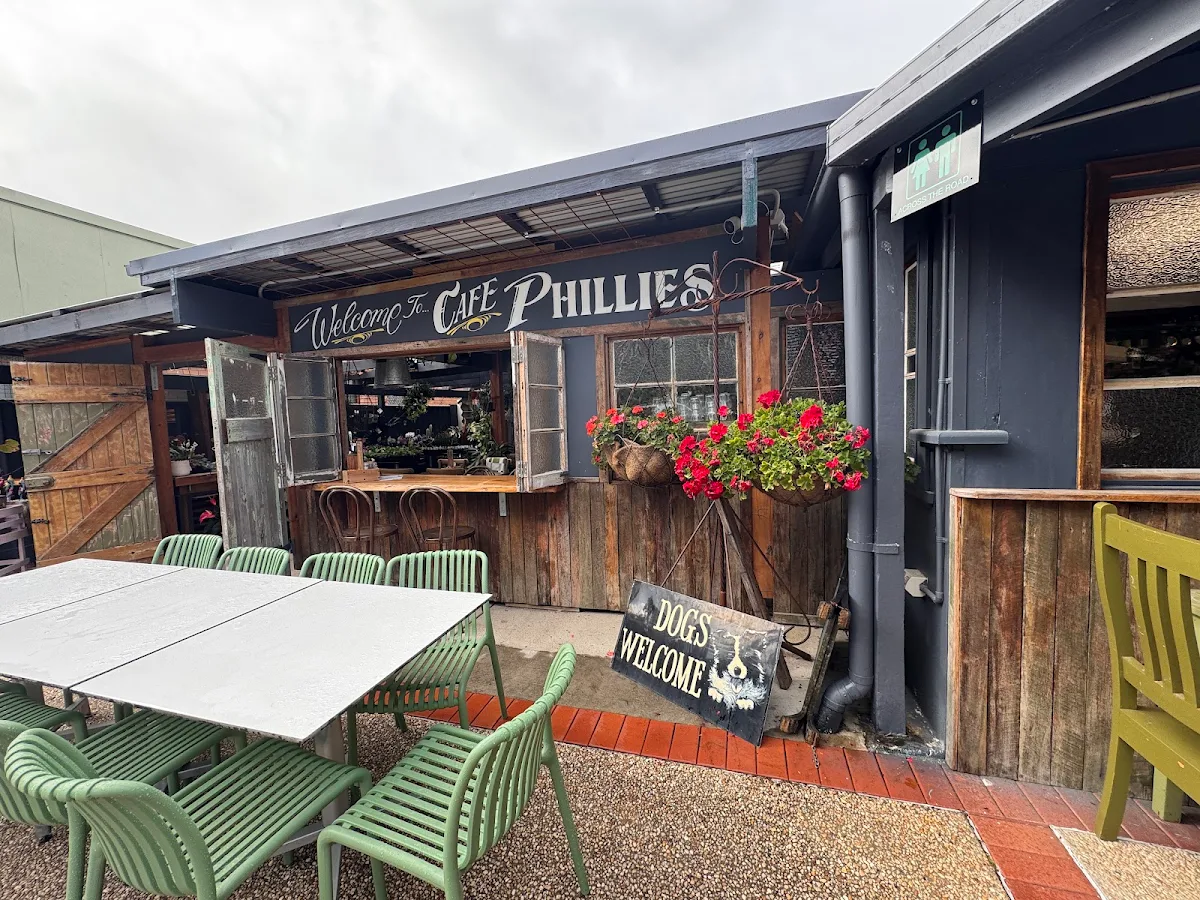 Vibe, Cafe Phillies on Beerburrum