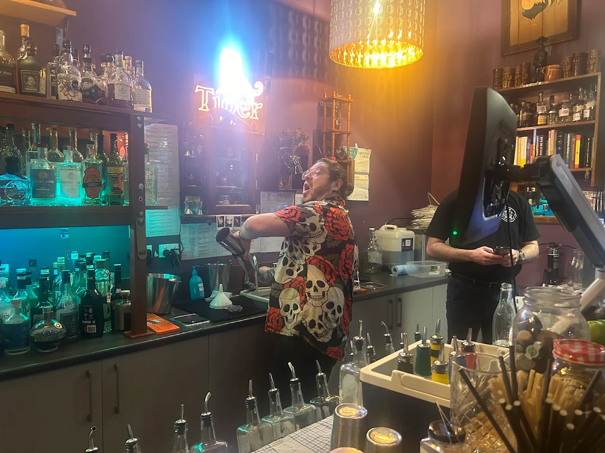 Vibe, Stick Bar