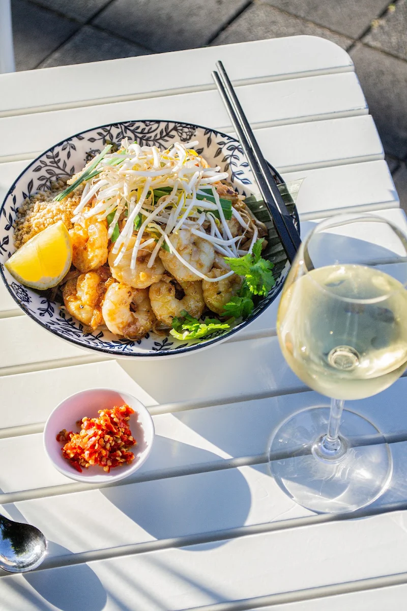 Food & drink, Mons Thai Camp Hill