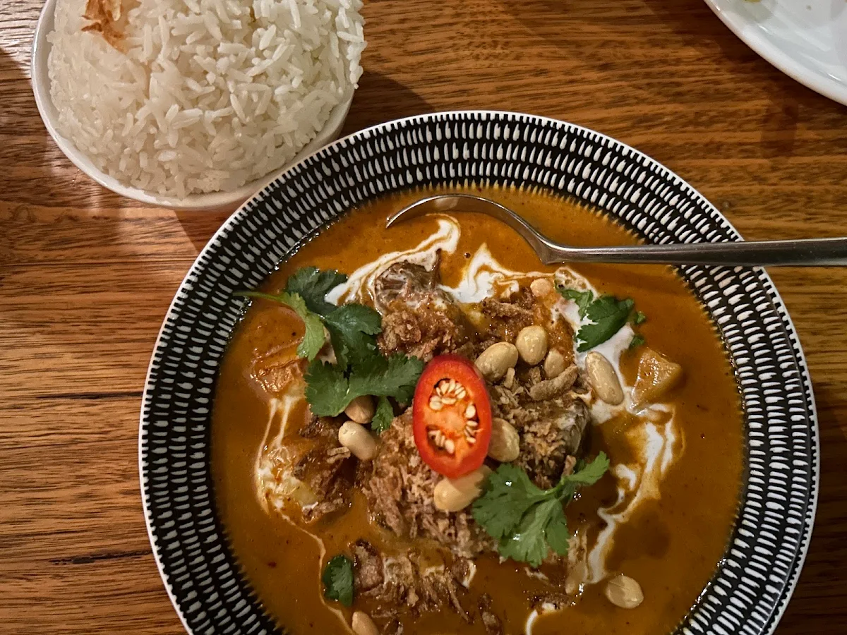 Food & drink, Mons Thai Camp Hill