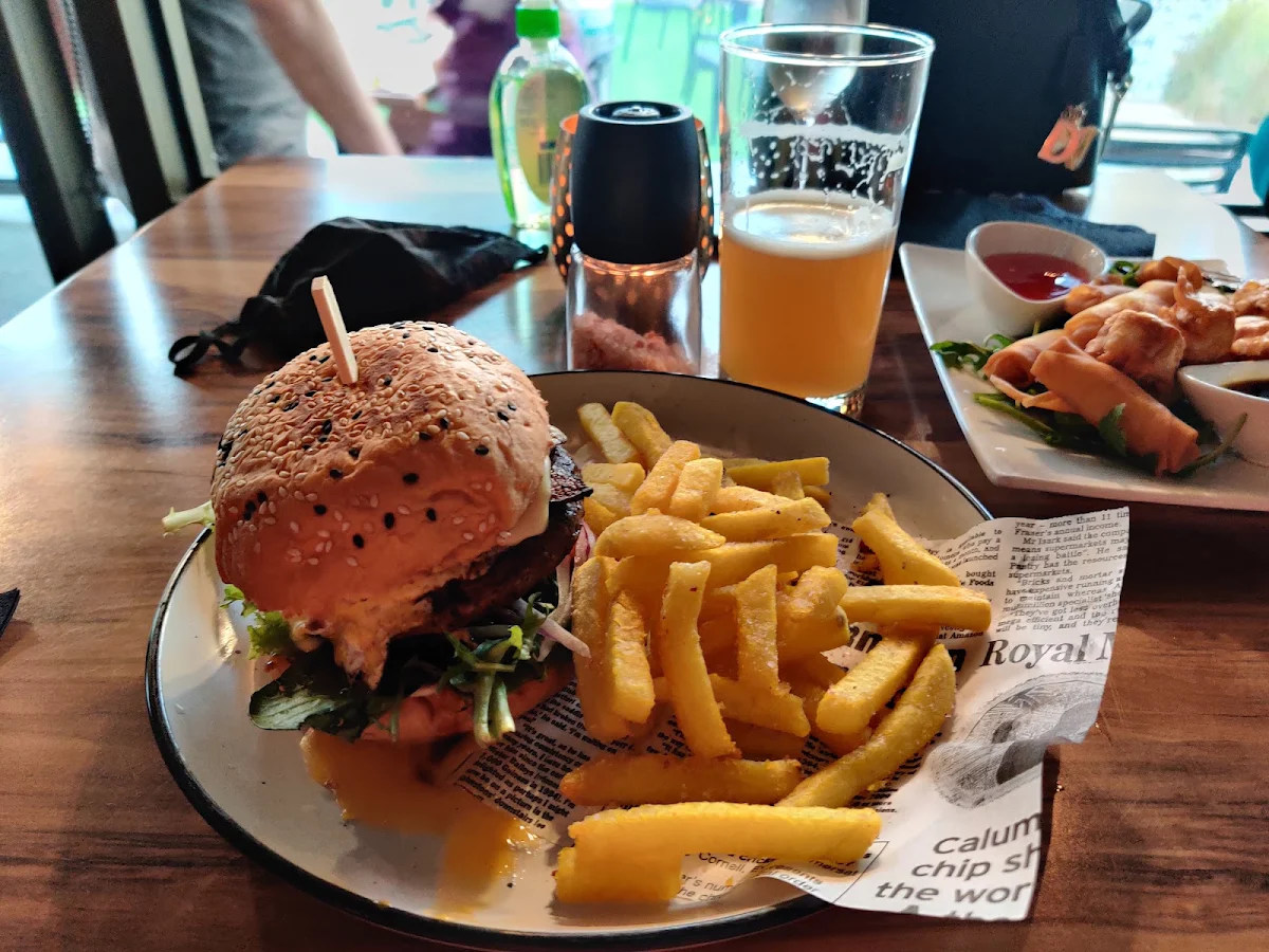 Food & drink, The Black Bee Craft Beer & Wine Bar