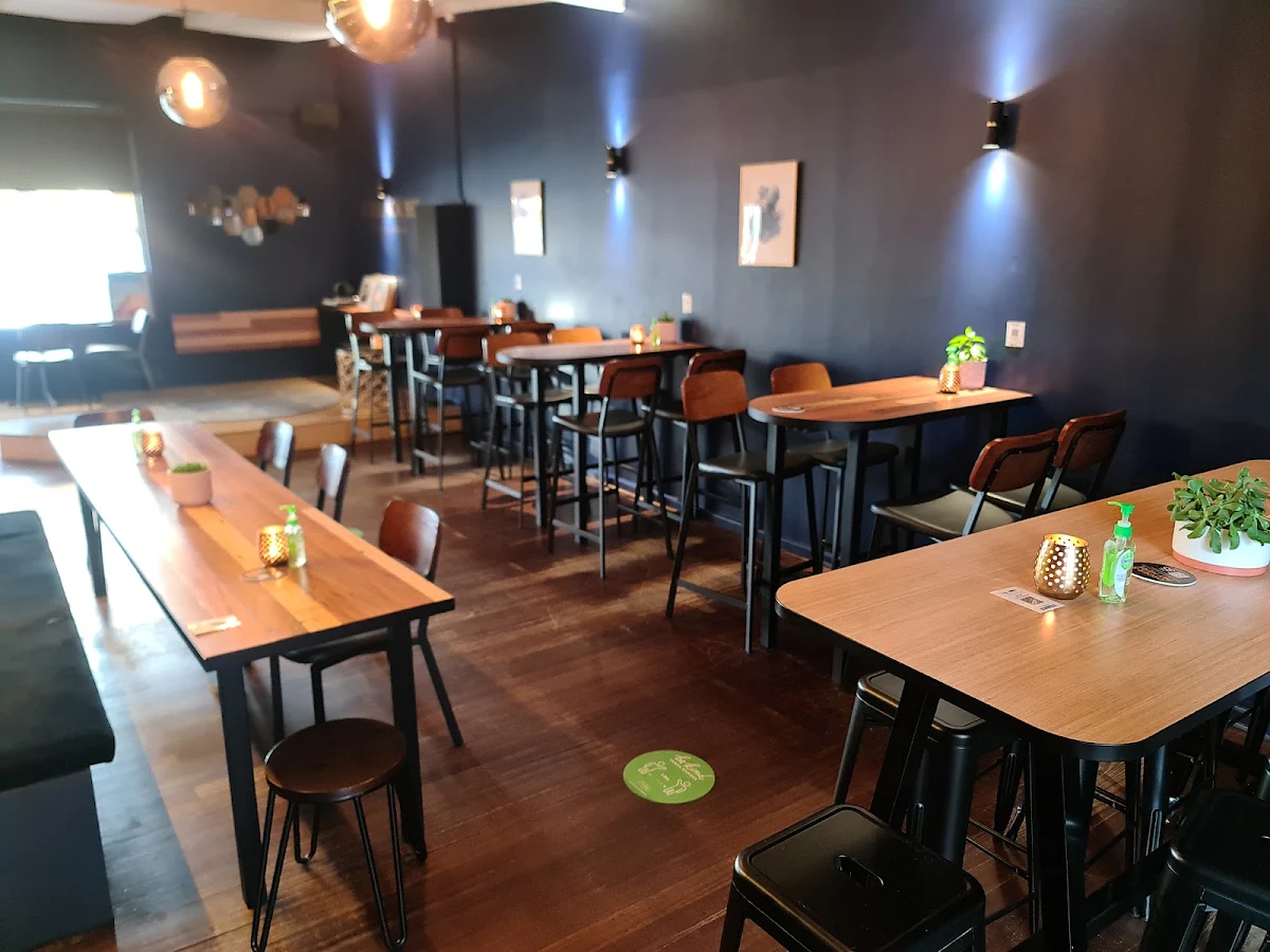 Vibe, The Black Bee Craft Beer & Wine Bar