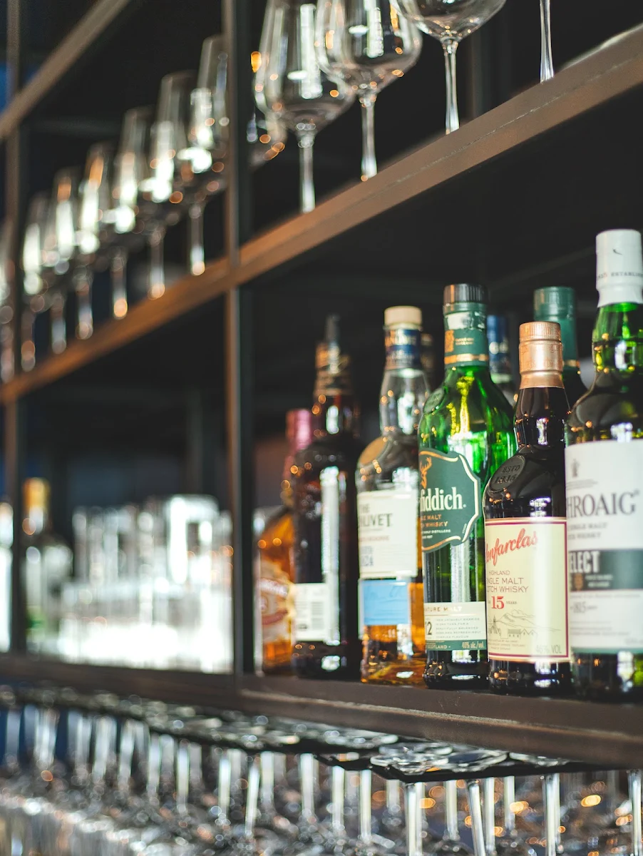 Vibe, The Black Bee Craft Beer & Wine Bar