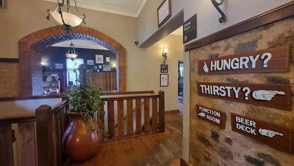 Vibe, Inglewood Inn