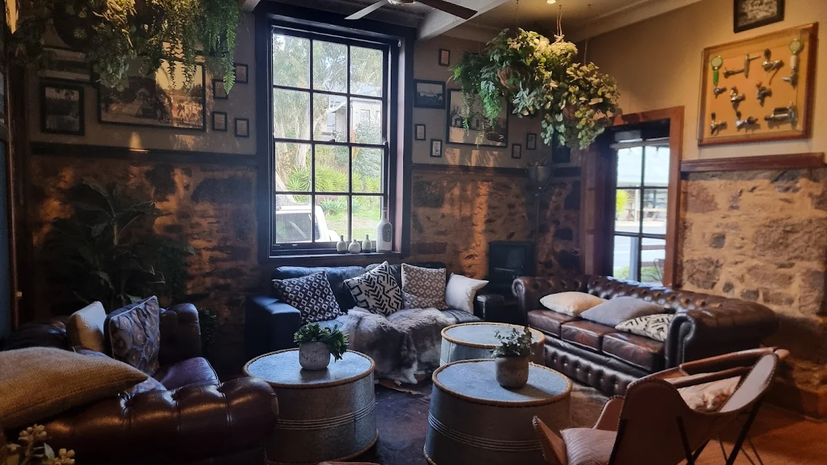 Vibe, Inglewood Inn