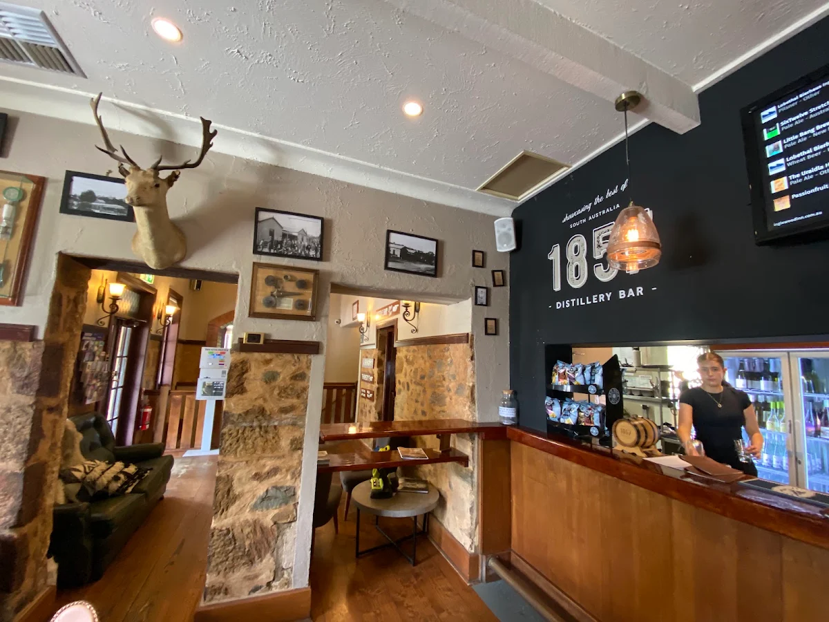 Vibe, Inglewood Inn