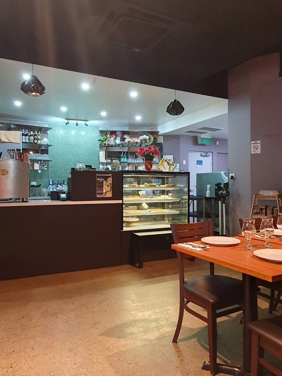 Vibe, Sahara Restaurant
