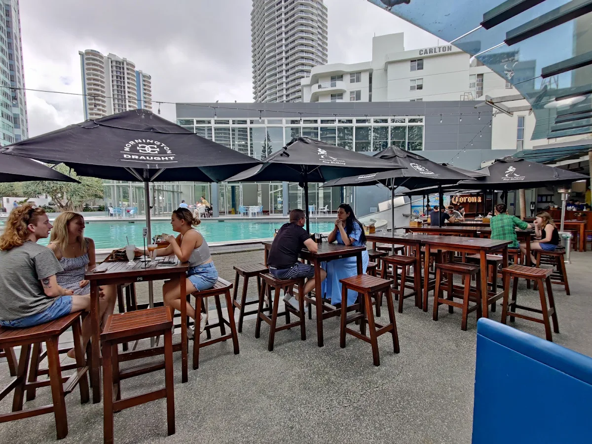 Vibe, Longboards Laidback Eatery & Bar