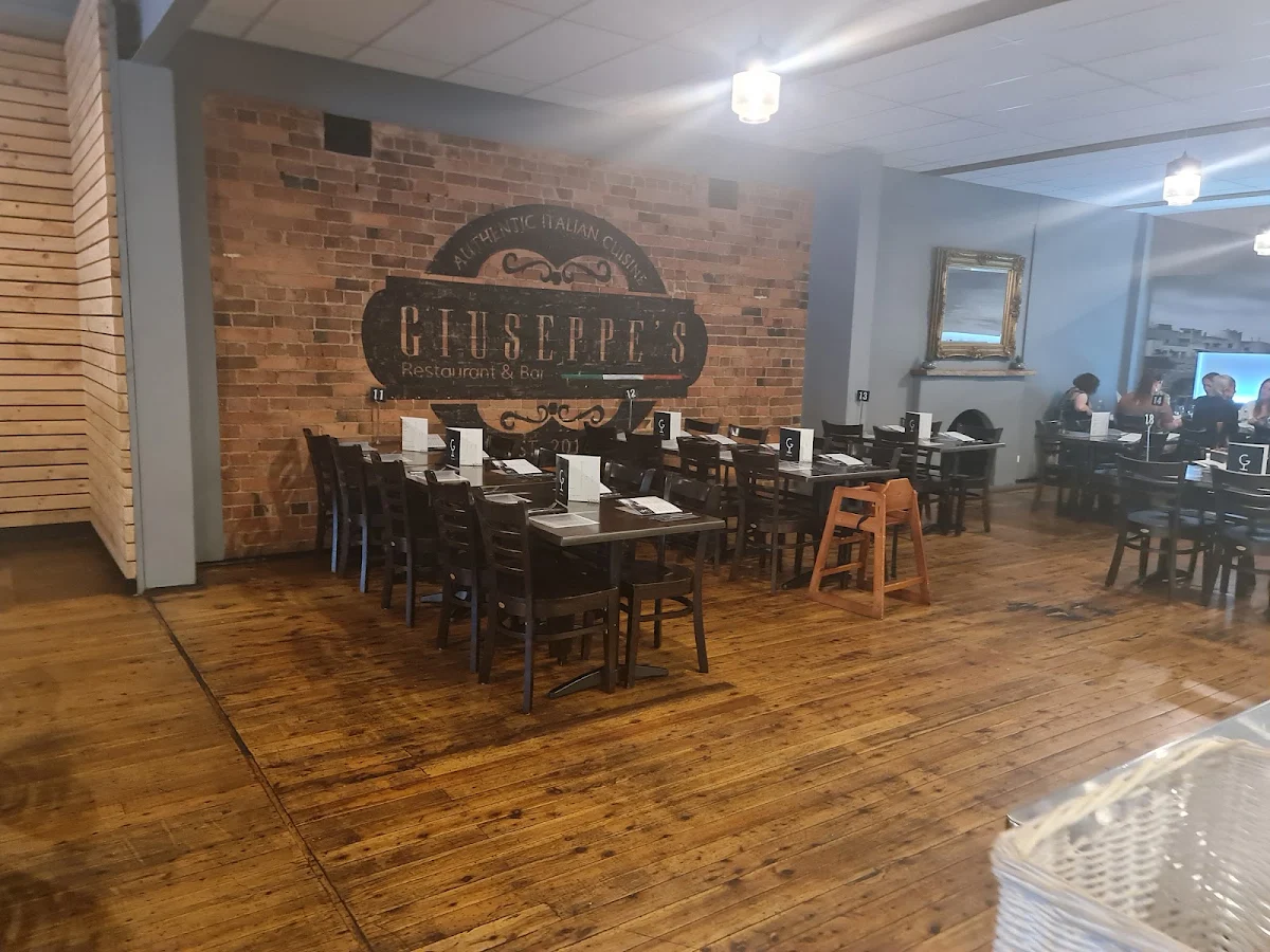 Vibe, Giuseppe's Restaurant & Bar
