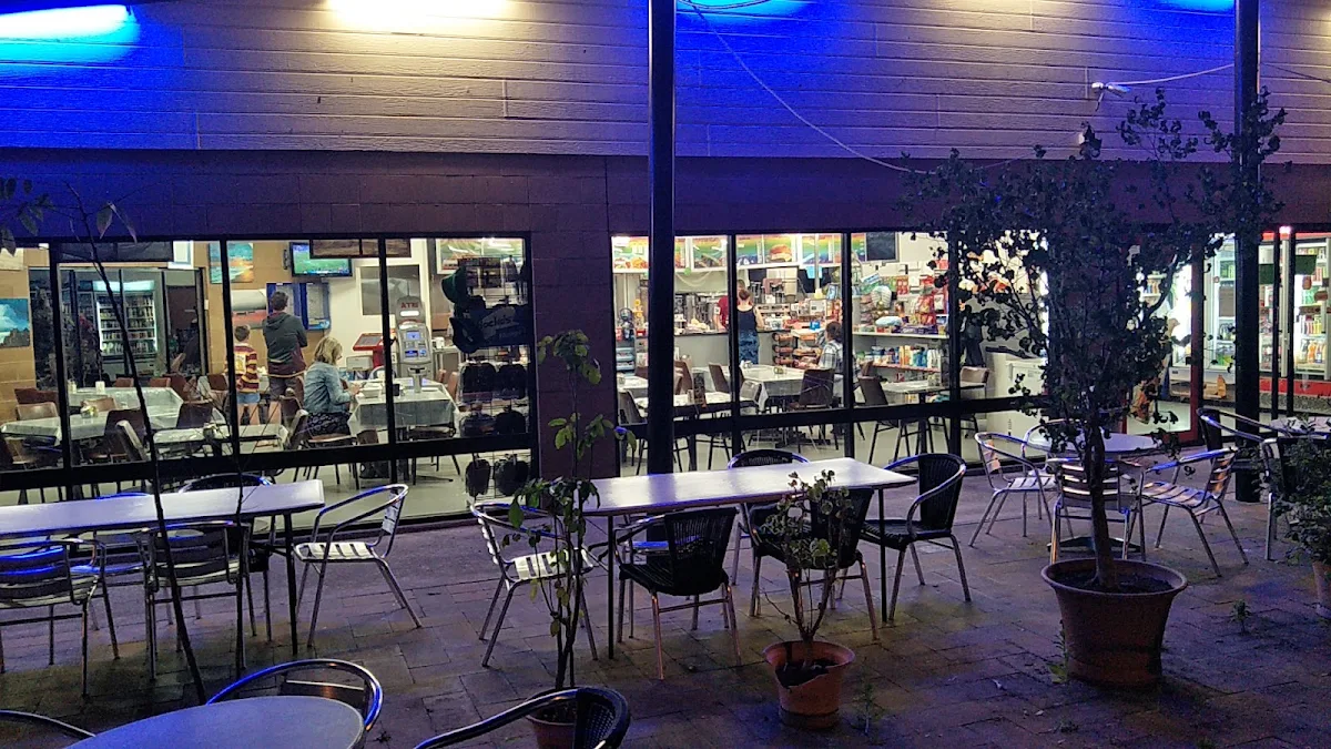 Vibe, Country Diner (Starburst Diner)