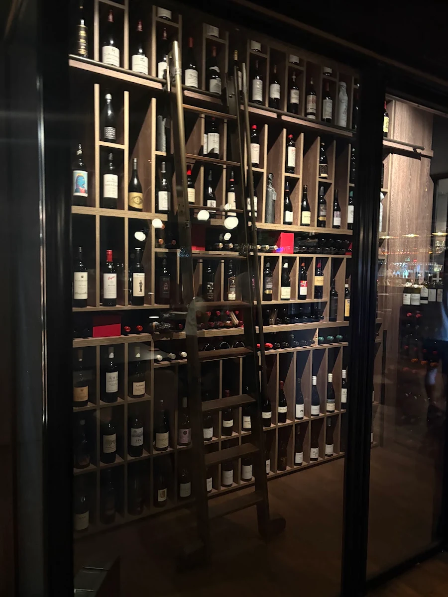Vibe, CC's Bar & Grill by Crystalbrook