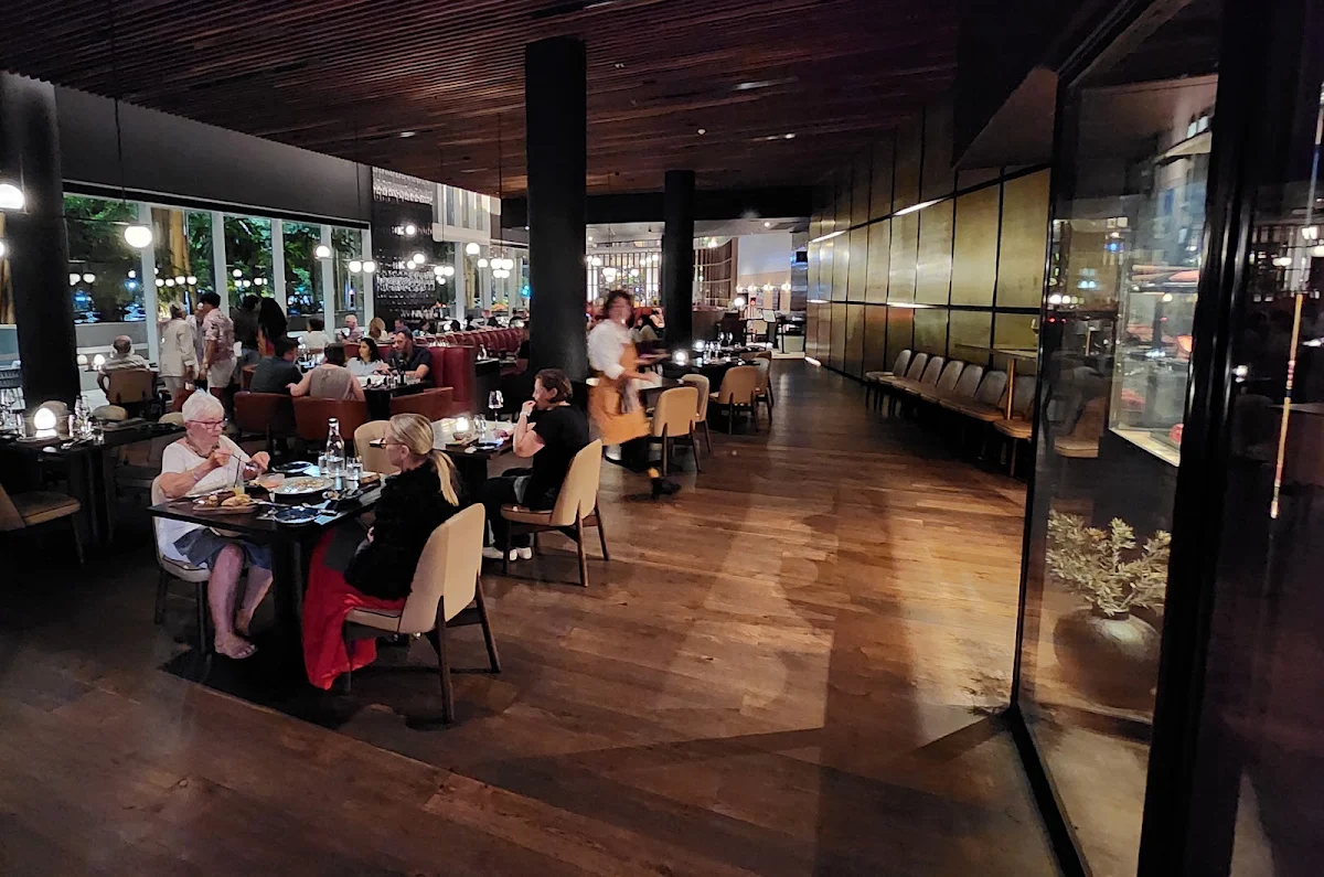 Vibe, CC's Bar & Grill by Crystalbrook