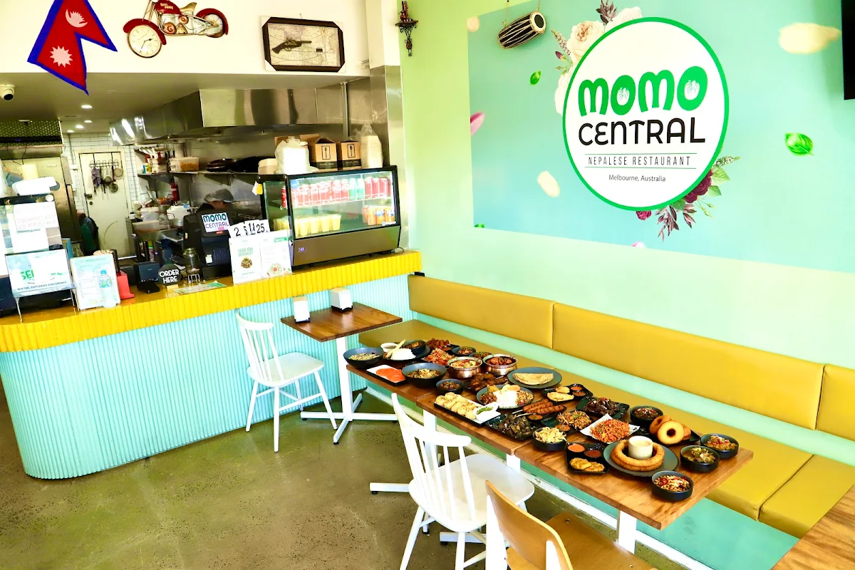 Vibe, Momo Central Glenroy