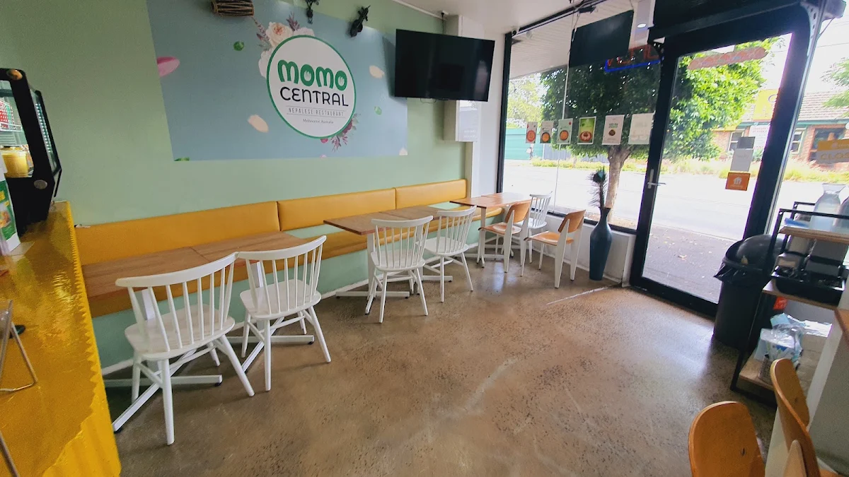 Vibe, Momo Central Glenroy