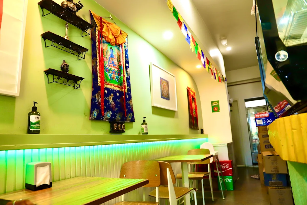 Vibe, Momo Central Glenroy