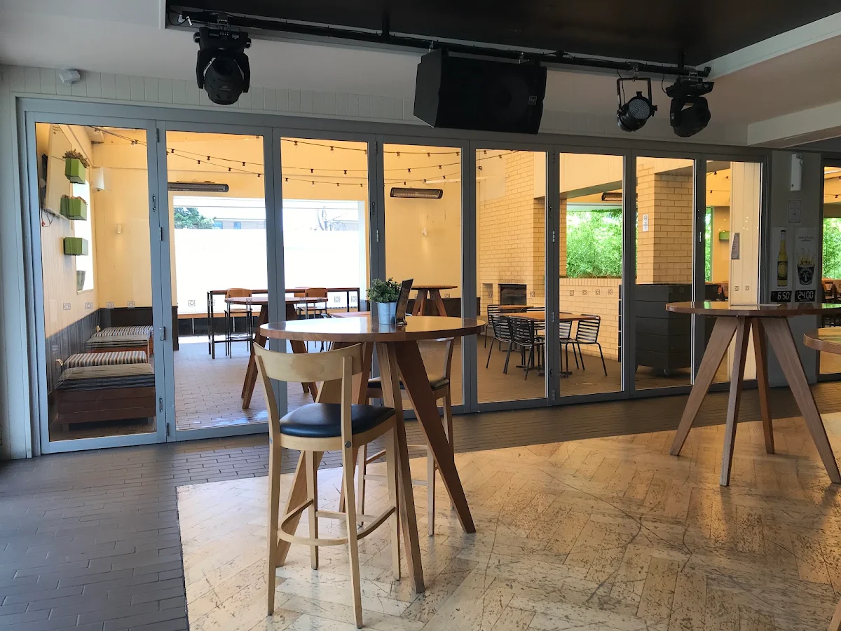 Vibe, The Lodge Hotel