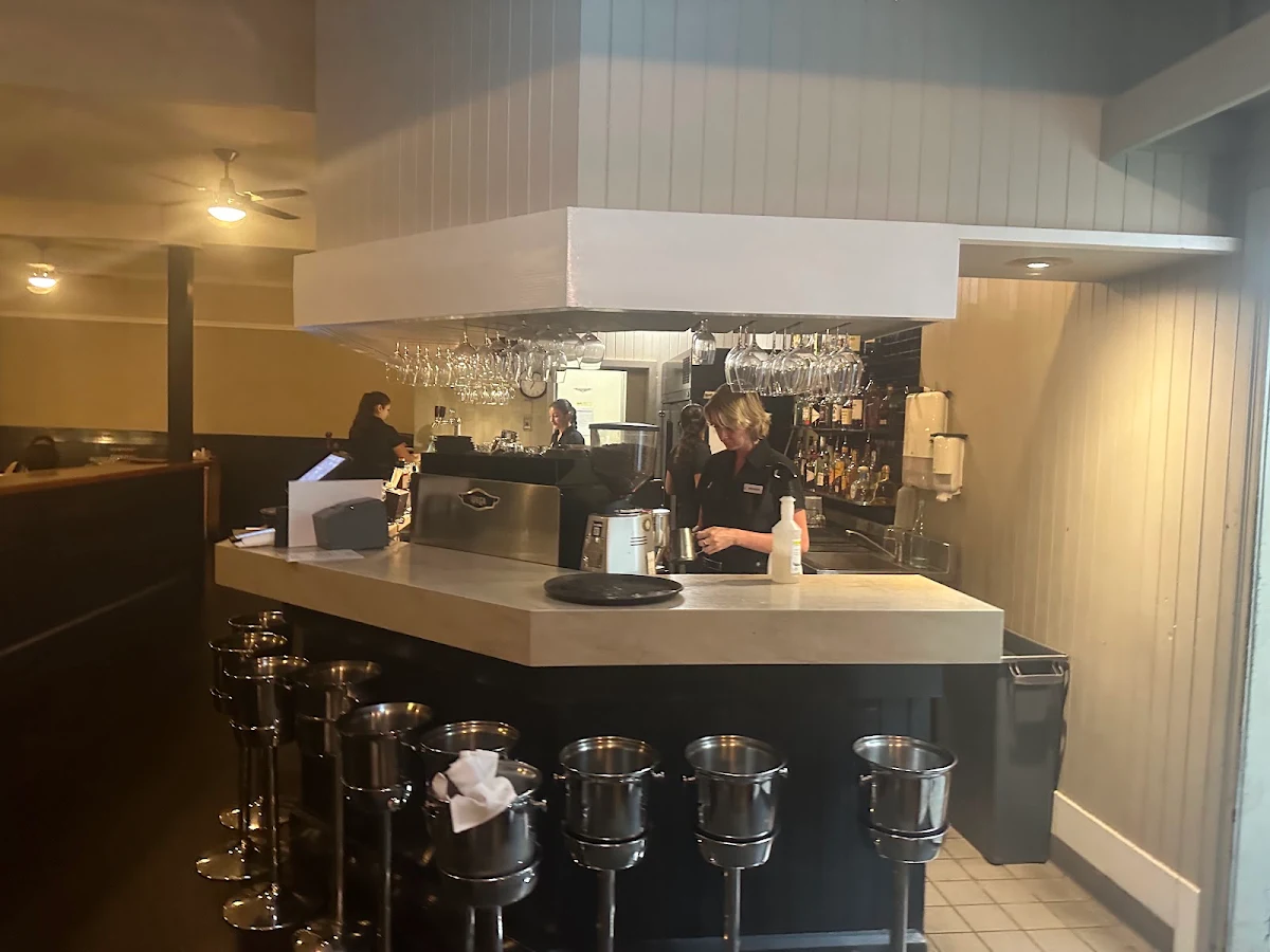 Vibe, Romano's Italian Restaurant