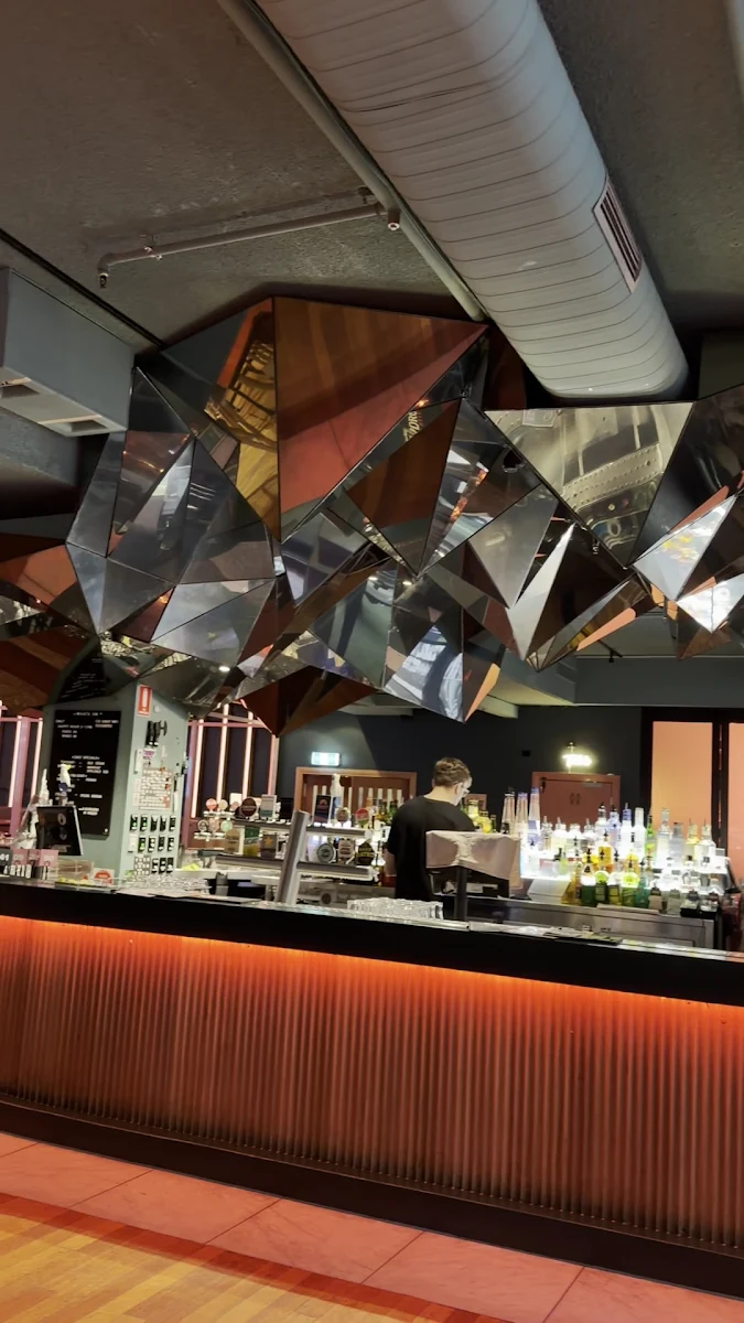 Vibe, CQ Bar