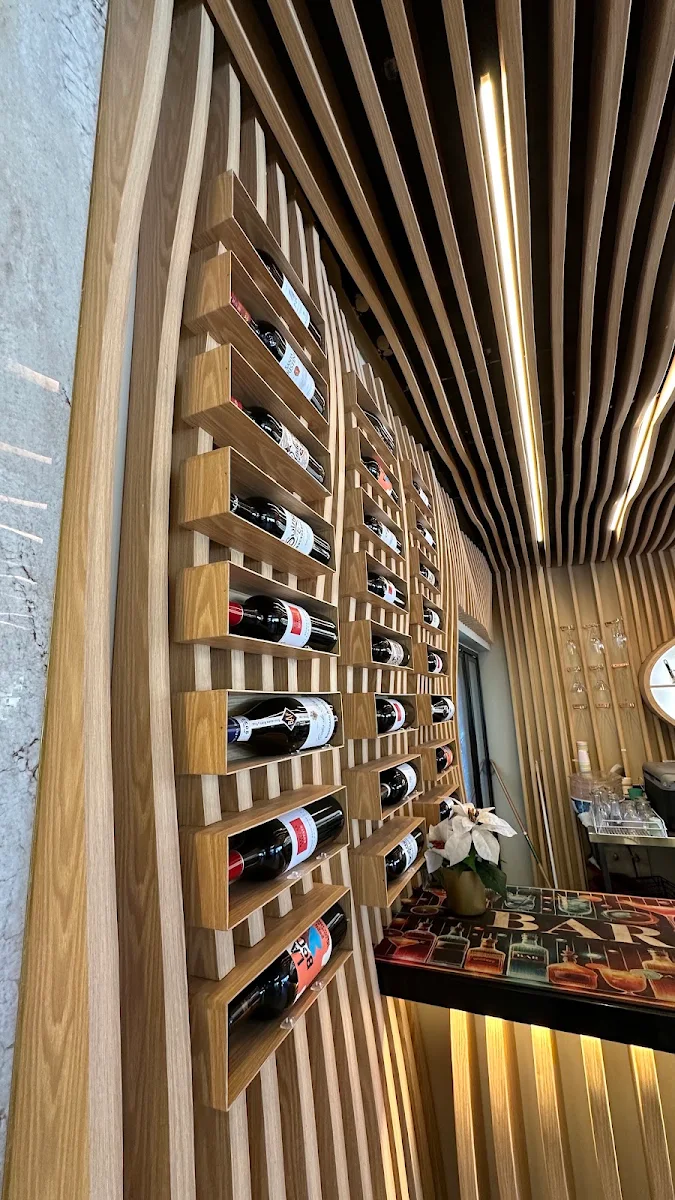 Vibe, The Cray Seafood and Grill Mandurah