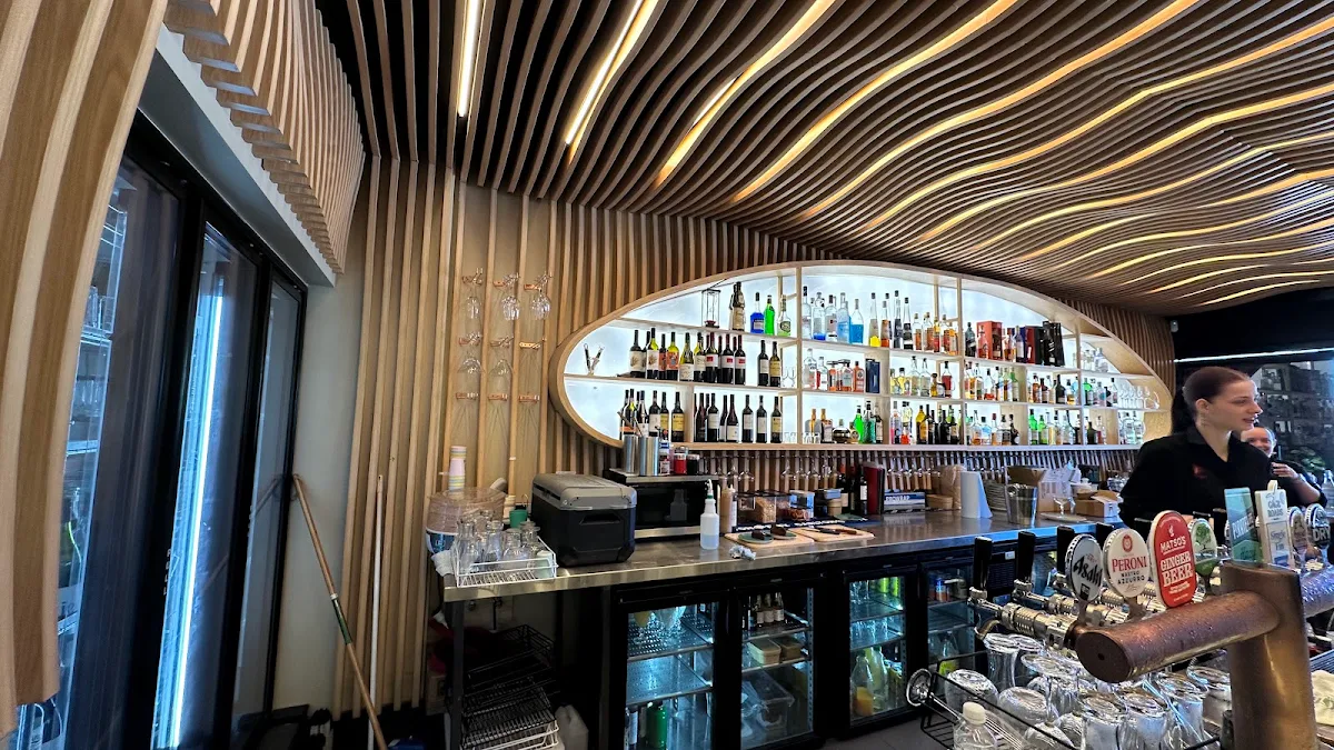 Vibe, The Cray Seafood and Grill Mandurah