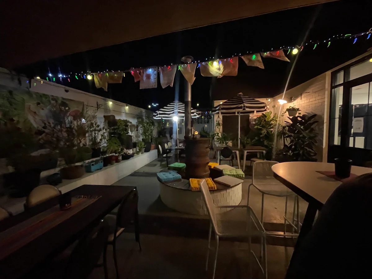 Vibe, The Duck-Inn Bar & Bistro
