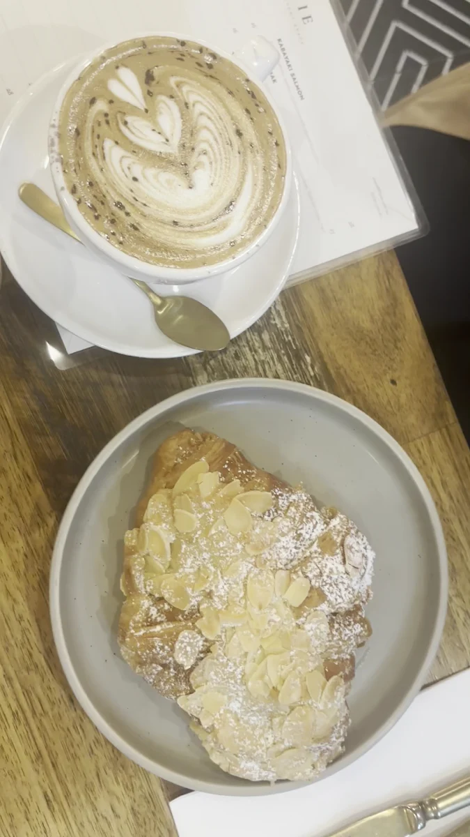 Food & drink, FLOVIE CAFE