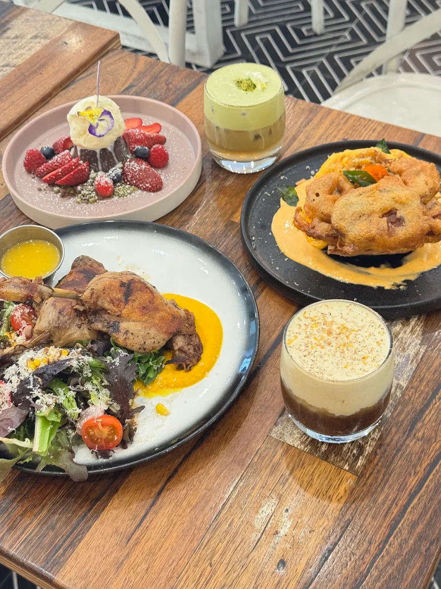 Food & drink, FLOVIE CAFE