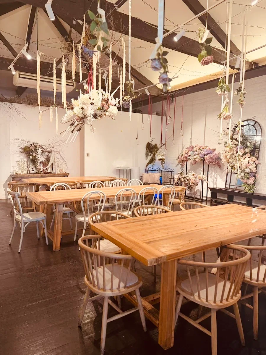 Vibe, FLOVIE CAFE