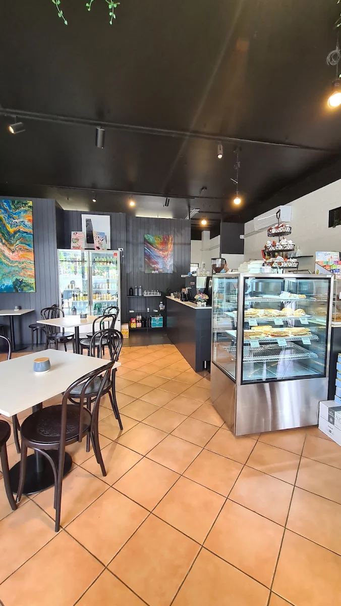 Vibe, Tutto Delicatessen