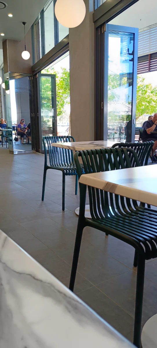 Vibe, Signature Cafe Helensvale