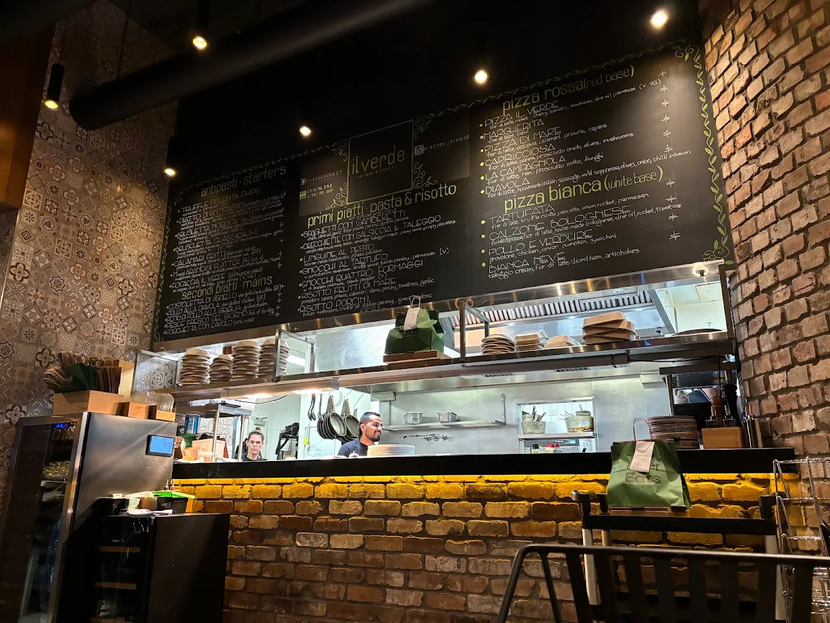 Vibe, Il Verde Italian Restaurant & Woodfire Pizza