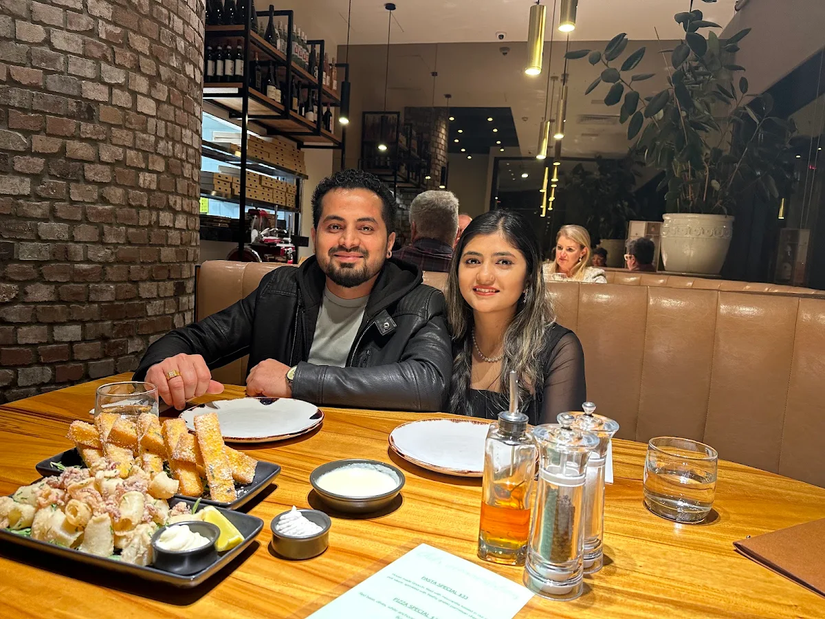 Vibe, Il Verde Italian Restaurant & Woodfire Pizza