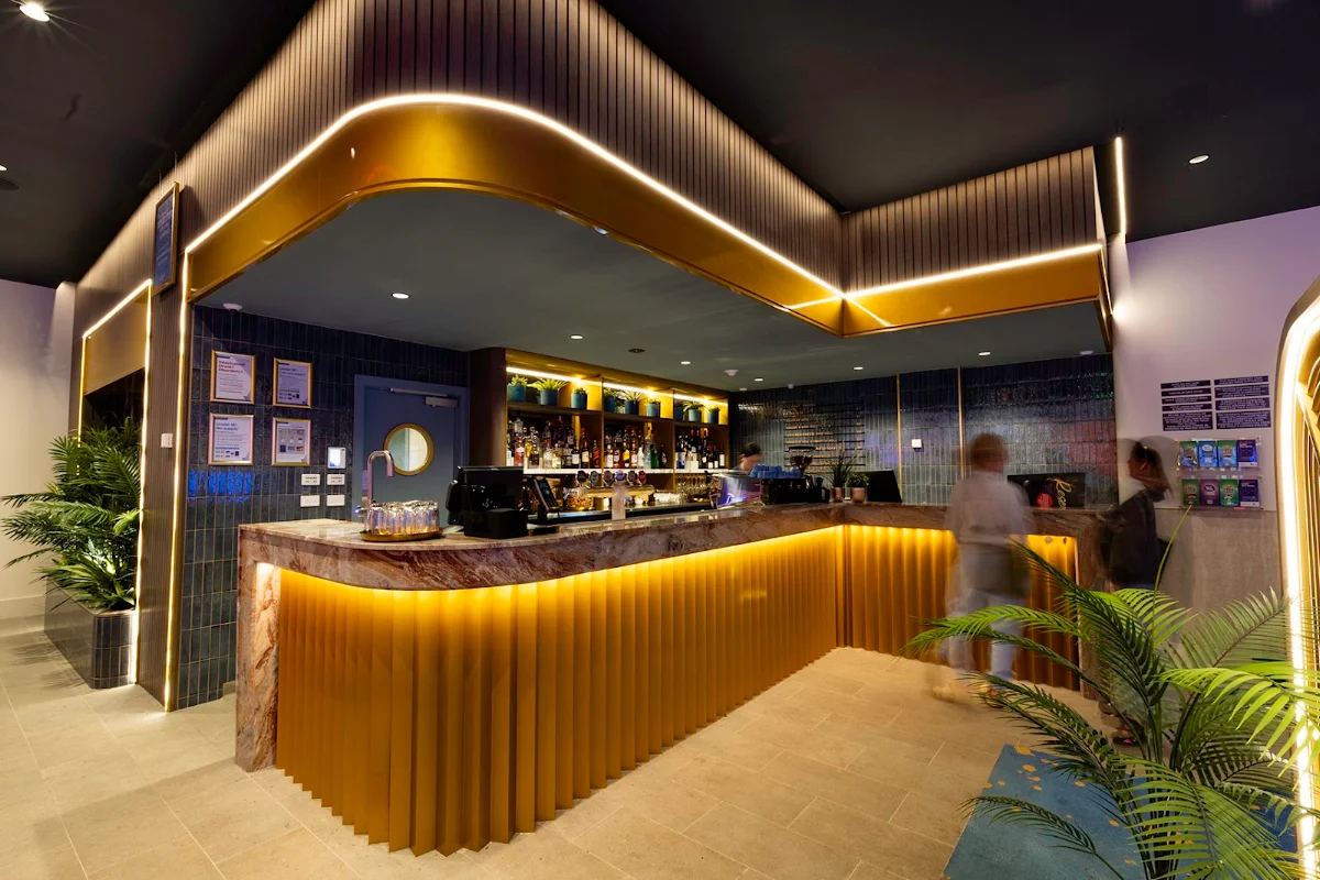 Vibe, Skyways Hotel