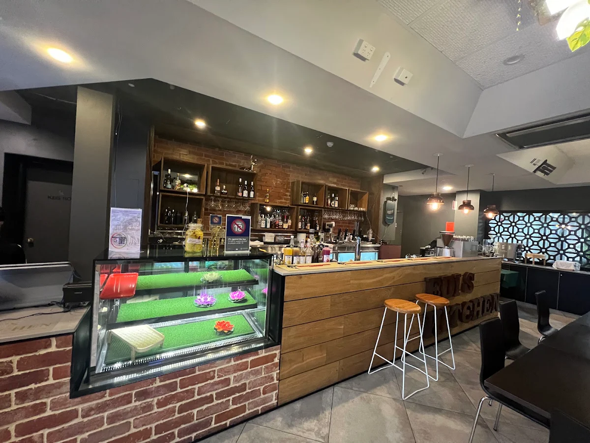 Vibe, Hikka Machan Adelaide