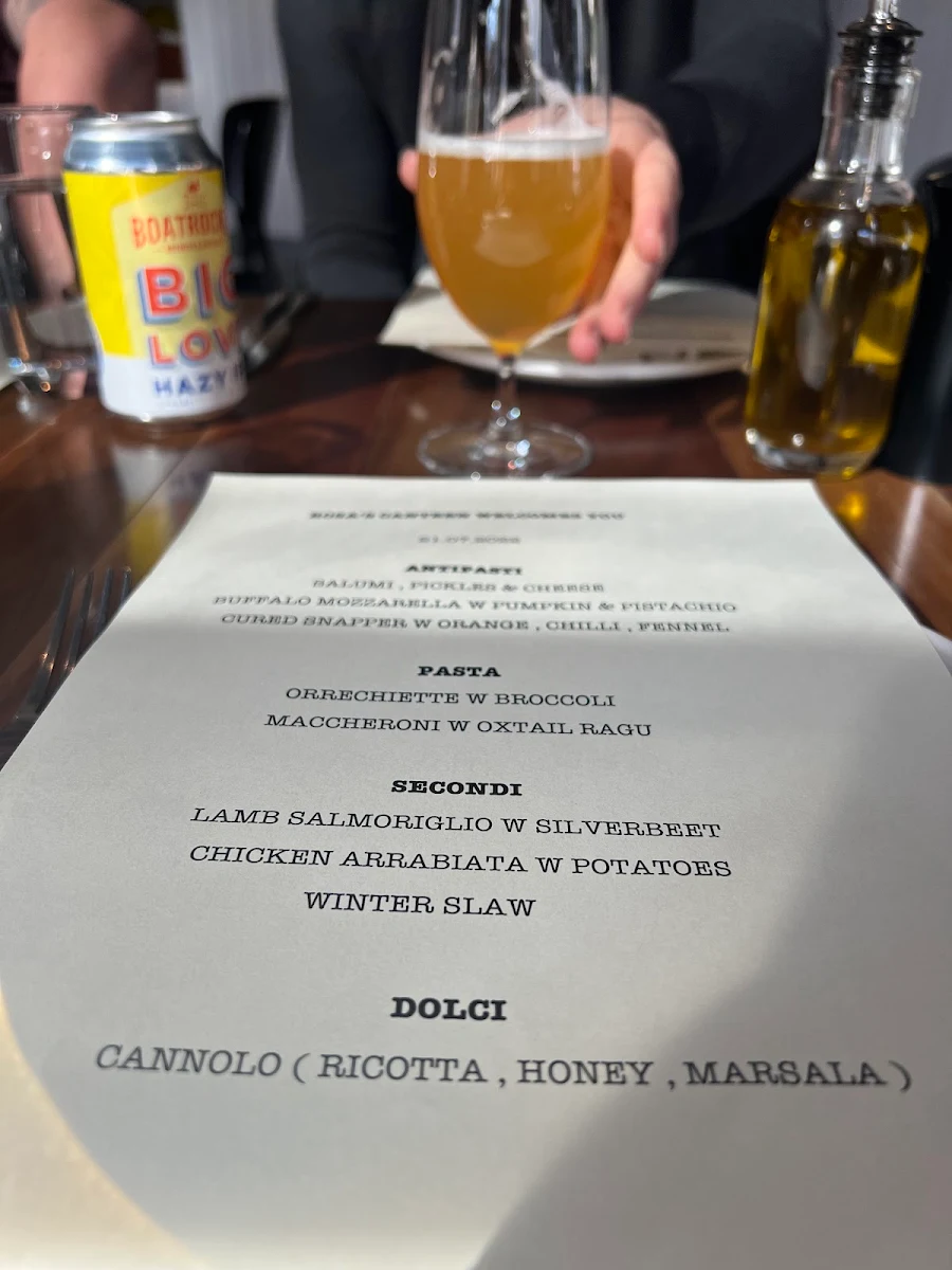 Menu, Rosa's Canteen