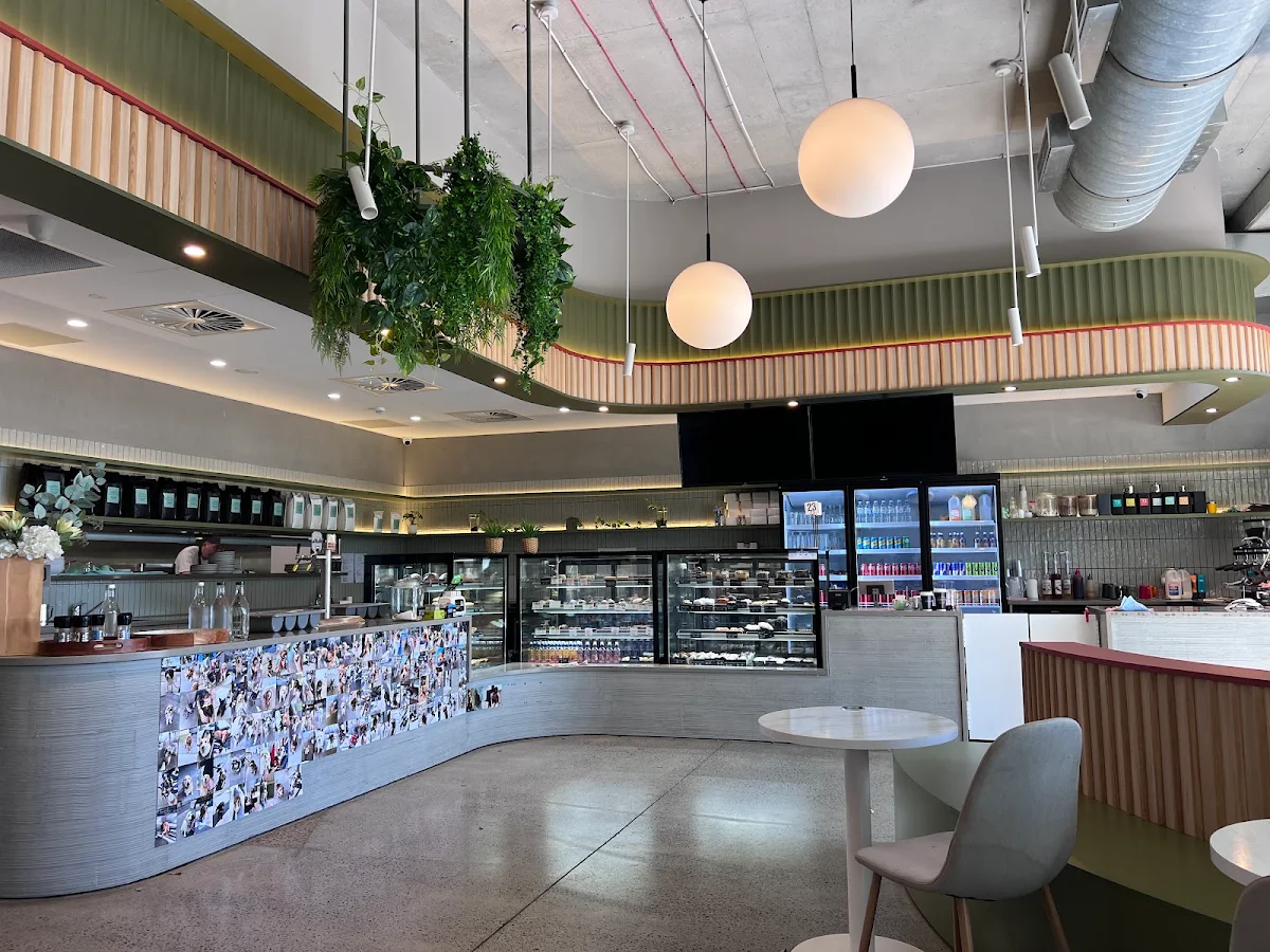 Vibe, Signature Cafe Robina