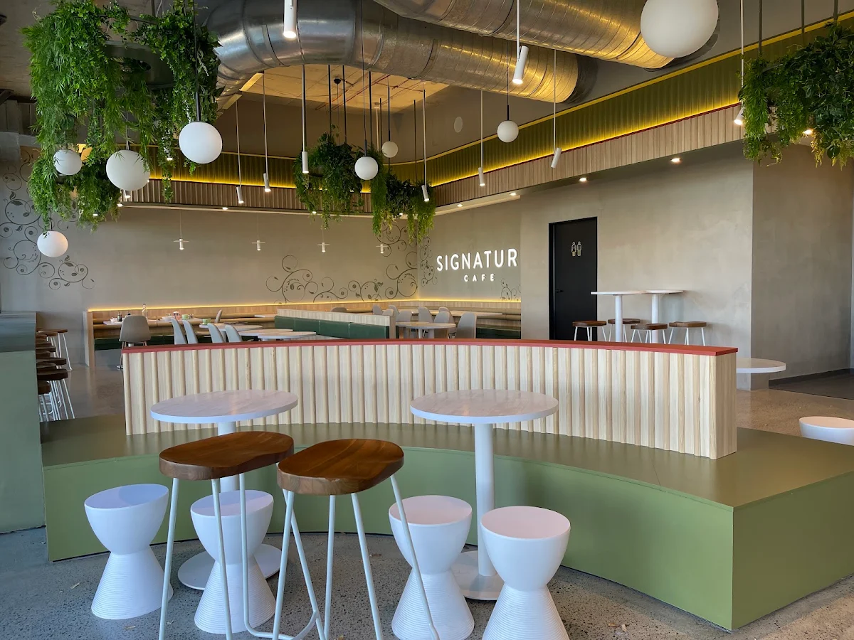 Vibe, Signature Cafe Robina