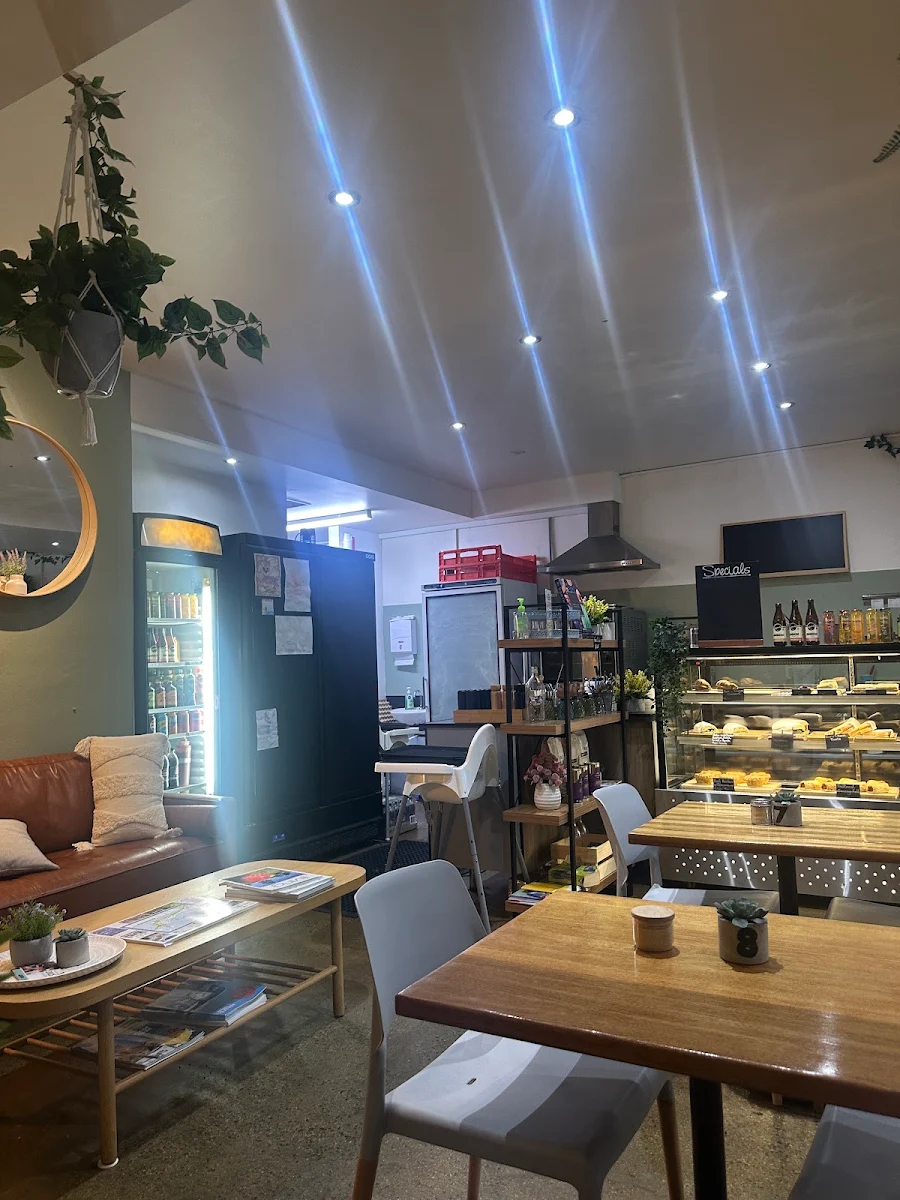 Vibe, Willow Tree Cafe