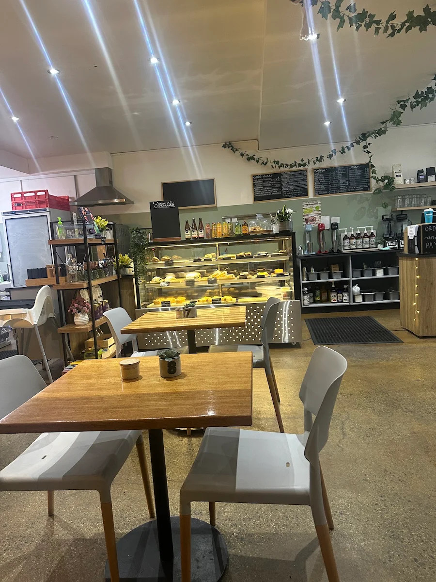Vibe, Willow Tree Cafe