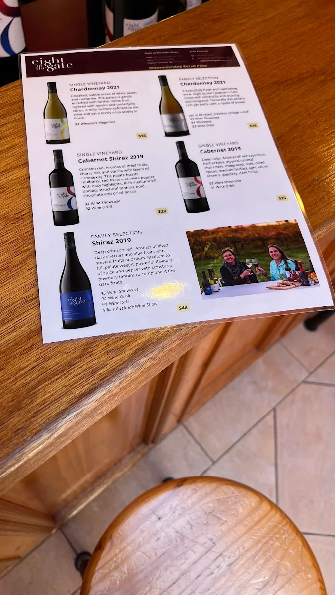 Menu, Chardonnay Lodge