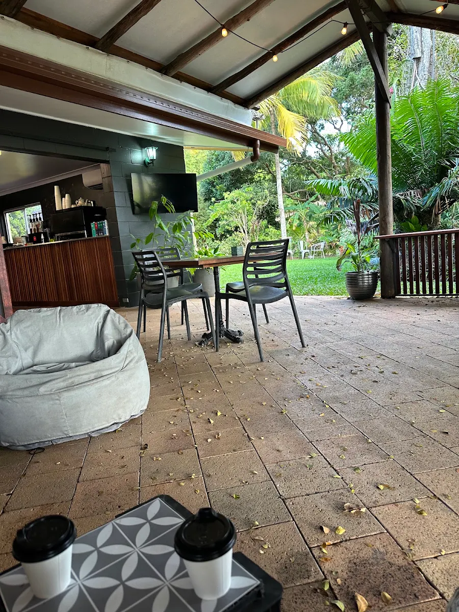 Vibe, Crossroads Cafe