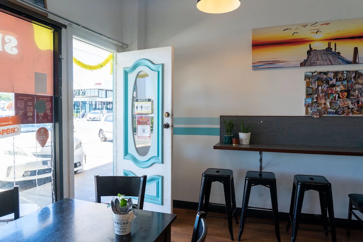 Vibe, Spicy Momo & Bar